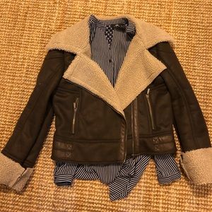 blue and whit stripe blouse
